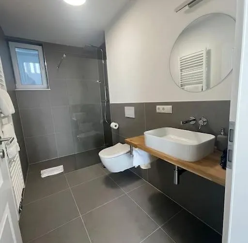 Kissel In Den Weinbergen Gundheim