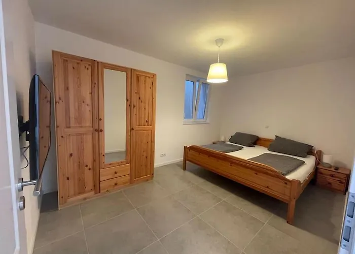 Kissel In Den Weinbergen *